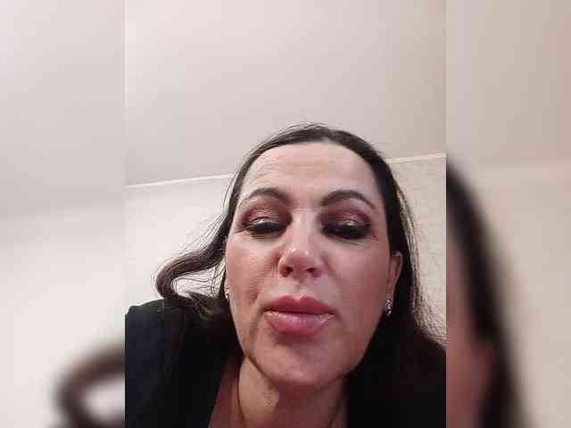 Miss_Kiss_Kiss webcam