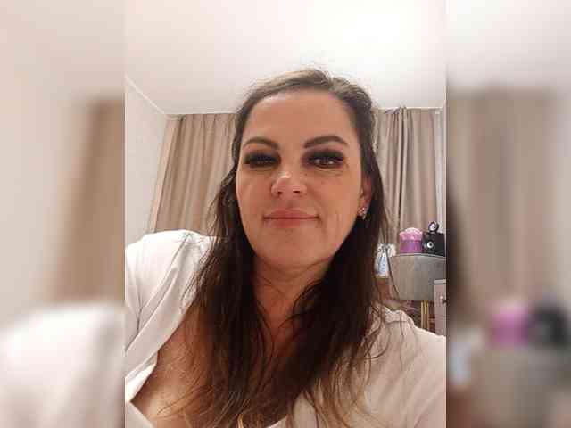 Miss_Kiss_Kiss webcam