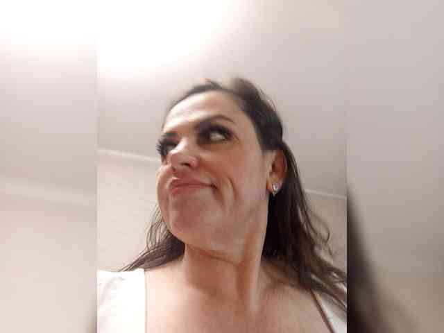 Miss_Kiss_Kiss webcam