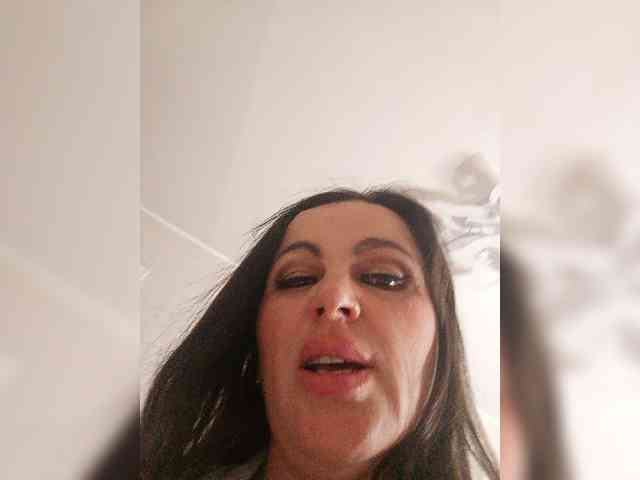 Miss_Kiss_Kiss webcam