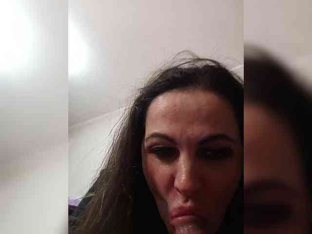 Miss_Kiss_Kiss webcam