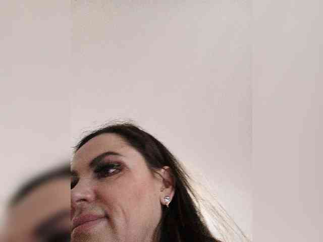 Miss_Kiss_Kiss webcam