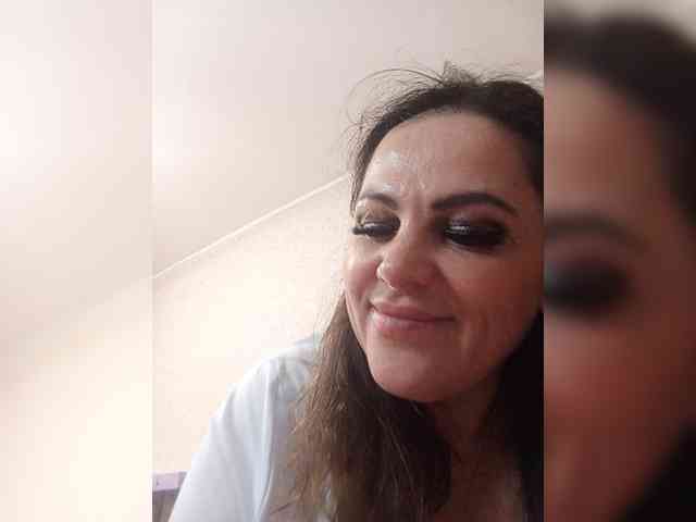 Miss_Kiss_Kiss webcam