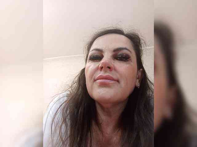 Miss_Kiss_Kiss webcam