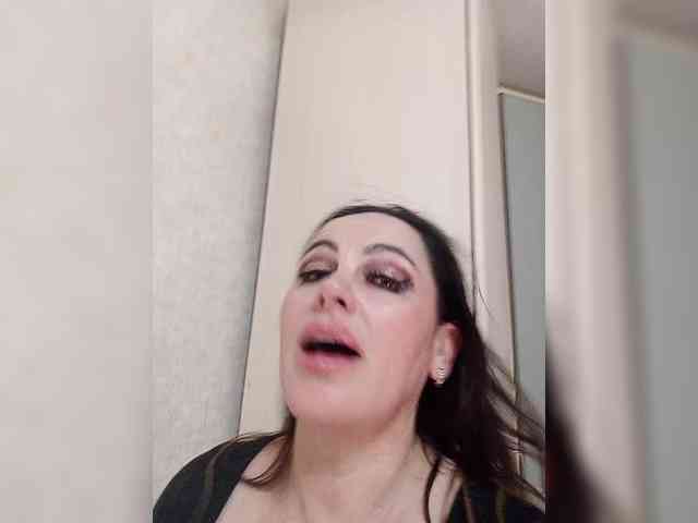 Miss_Kiss_Kiss webcam