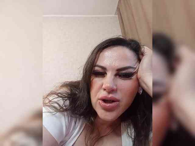 Miss_Kiss_Kiss webcam