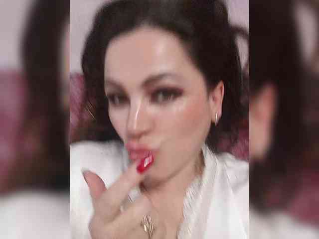 Miss_Kiss_Kiss webcam