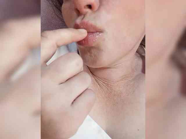 Miss_Kiss_Kiss webcam