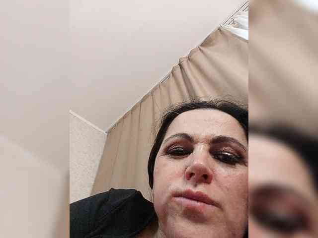 Miss_Kiss_Kiss webcam