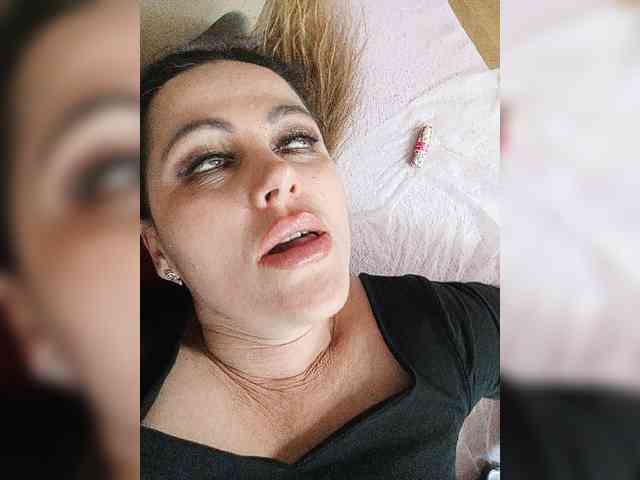 Miss_Kiss_Kiss webcam