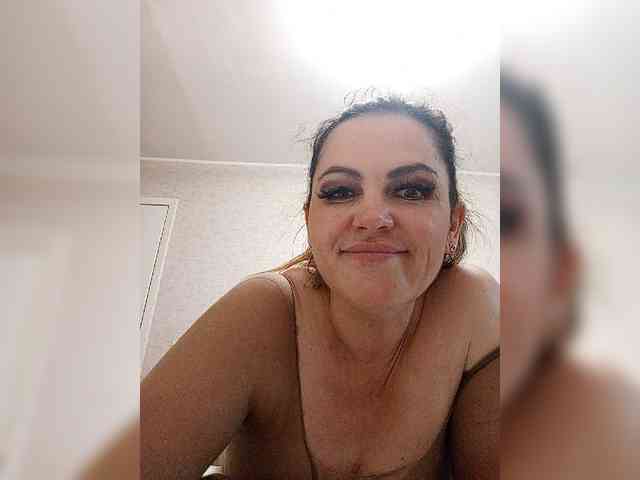 Miss_Kiss_Kiss webcam