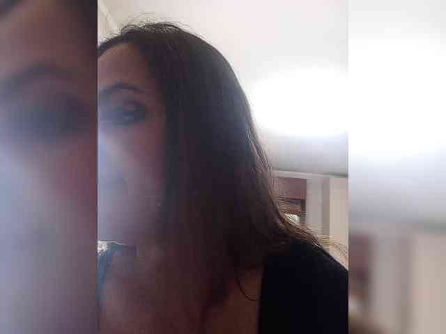 Miss_Kiss_Kiss webcam