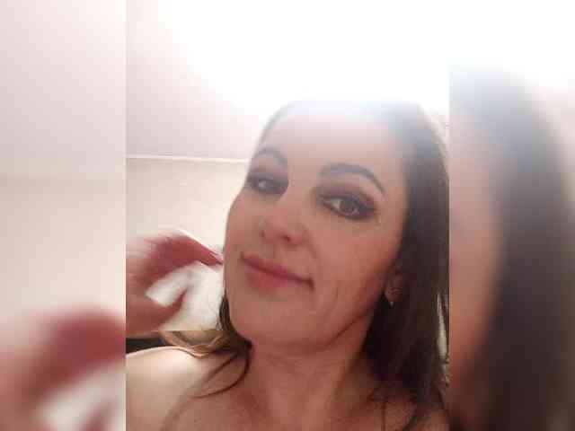 Miss_Kiss_Kiss webcam