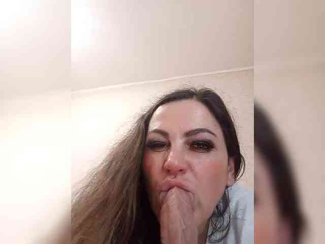Miss_Kiss_Kiss webcam
