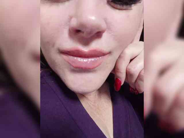 Miss_Kiss_Kiss webcam