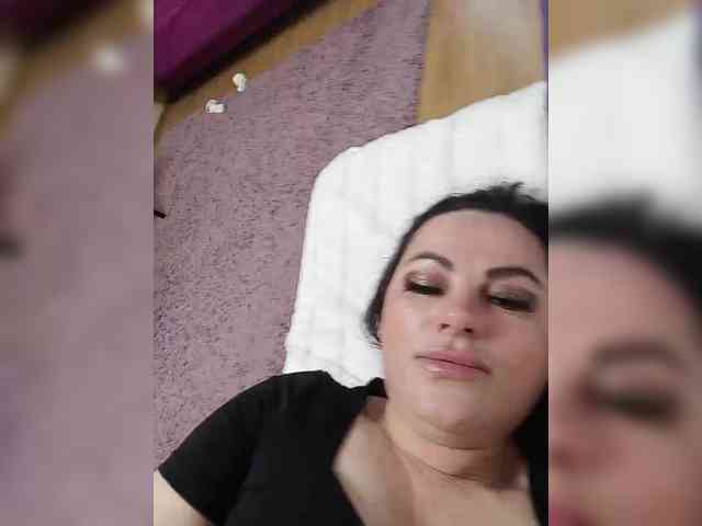 Miss_Kiss_Kiss webcam