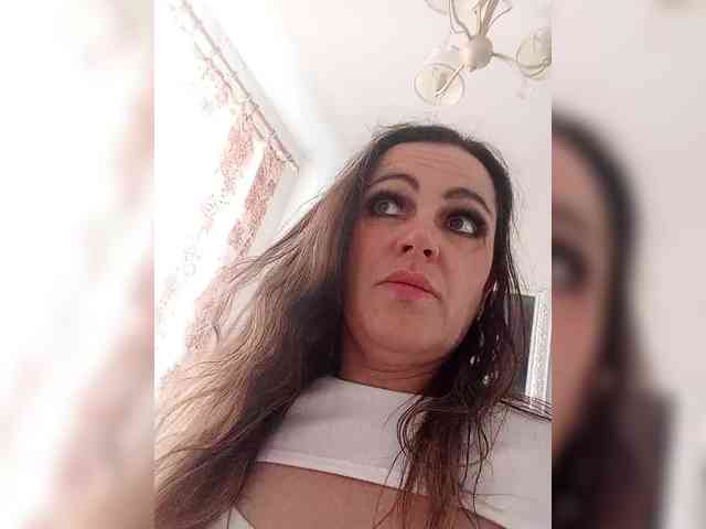 Miss_Kiss_Kiss webcam