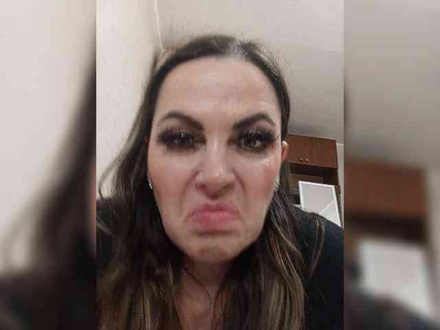 Miss_Kiss_Kiss webcam