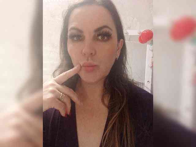 Miss_Kiss_Kiss webcam