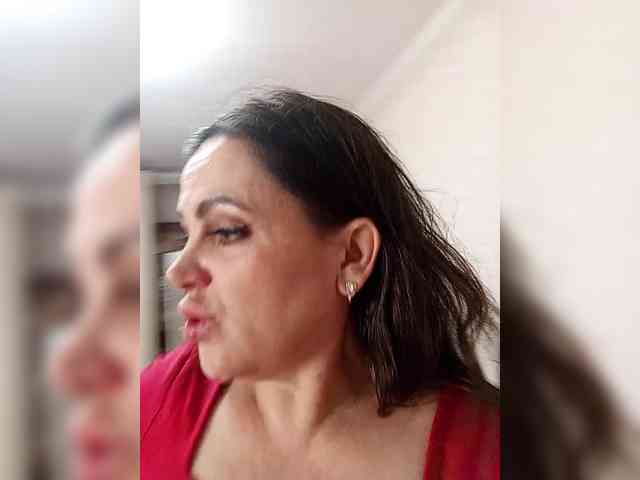 Miss_Kiss_Kiss webcam