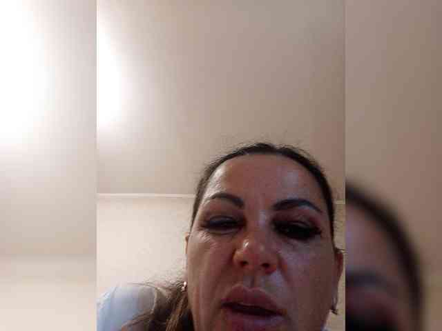 Miss_Kiss_Kiss webcam