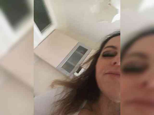 Miss_Kiss_Kiss webcam