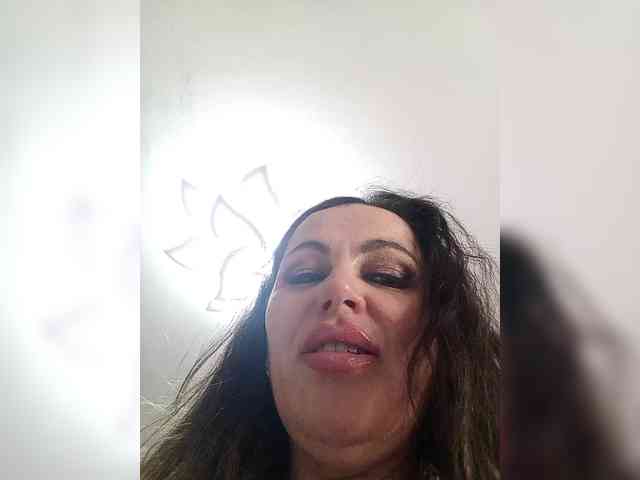 Miss_Kiss_Kiss webcam