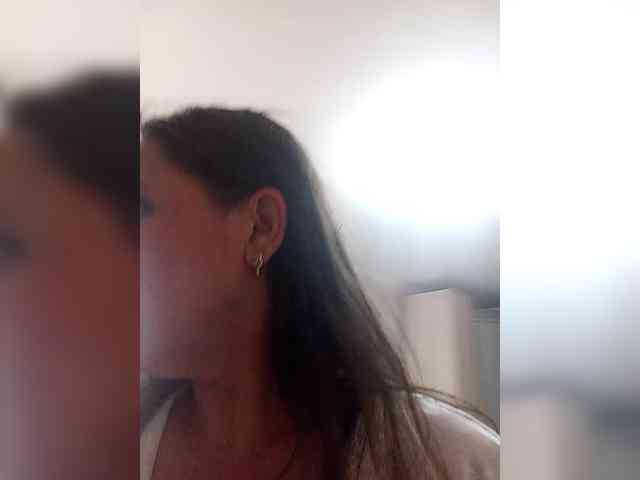 Miss_Kiss_Kiss webcam