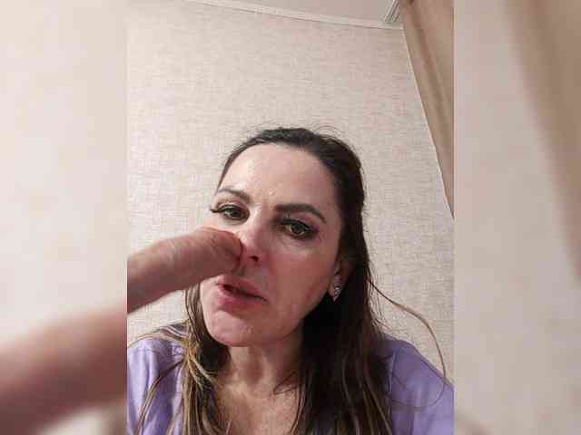 Miss_Kiss_Kiss webcam