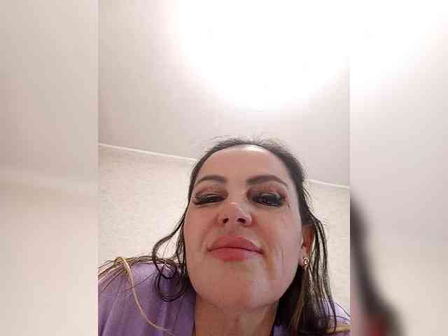 Miss_Kiss_Kiss webcam