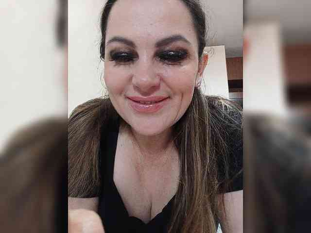 Miss_Kiss_Kiss webcam