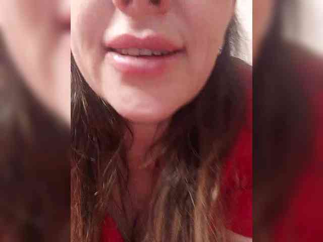 Miss_Kiss_Kiss webcam