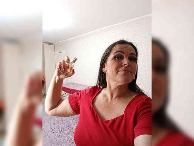 Miss_Kiss_Kiss webcam