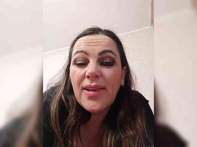 Miss_Kiss_Kiss webcam