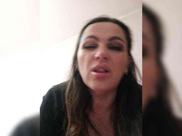 Miss_Kiss_Kiss webcam