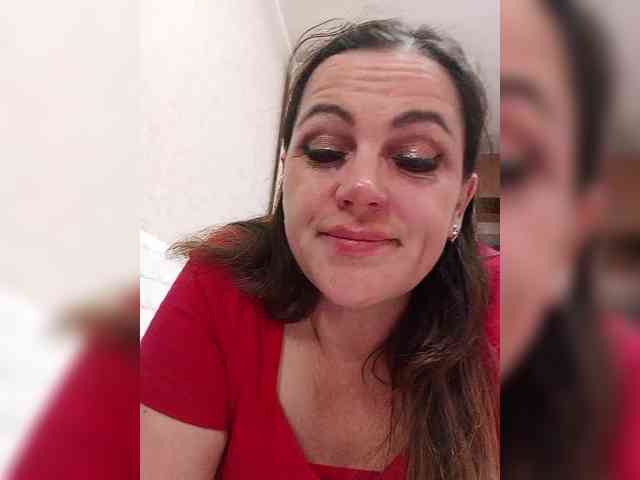 Miss_Kiss_Kiss webcam