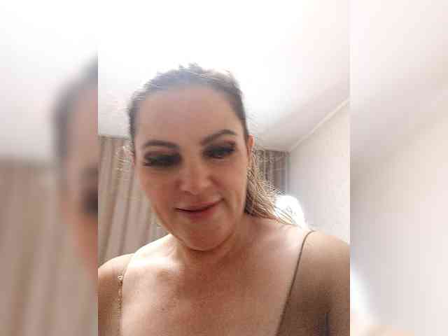 Miss_Kiss_Kiss webcam