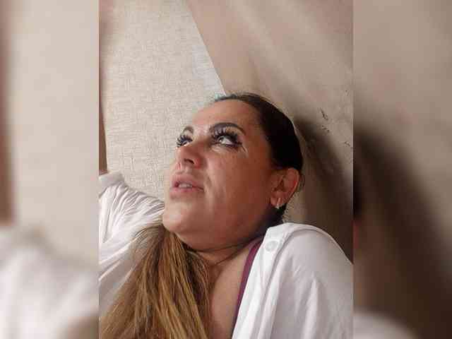 Miss_Kiss_Kiss webcam
