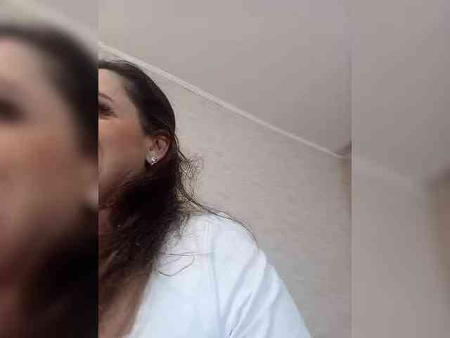 Miss_Kiss_Kiss webcam