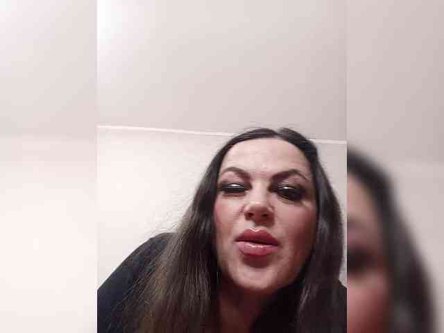 Miss_Kiss_Kiss webcam