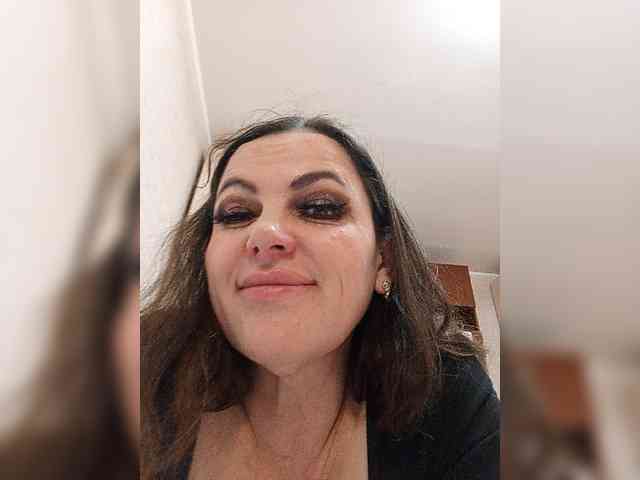 Miss_Kiss_Kiss webcam