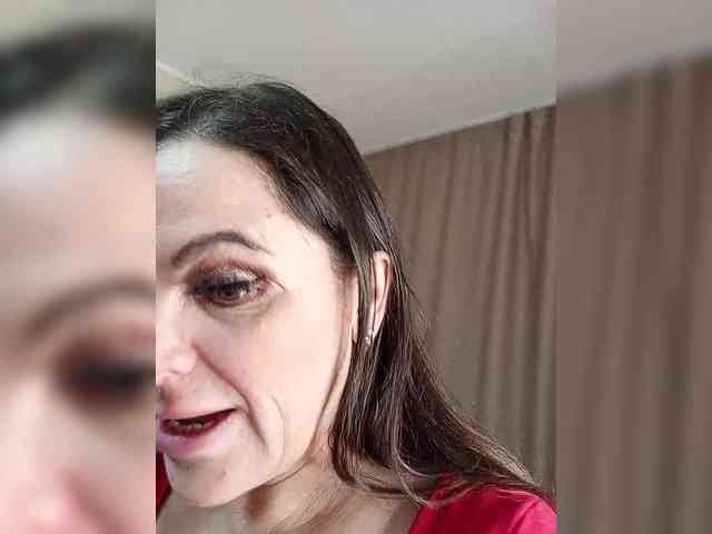 Miss_Kiss_Kiss webcam