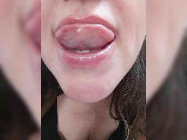 Miss_Kiss_Kiss webcam