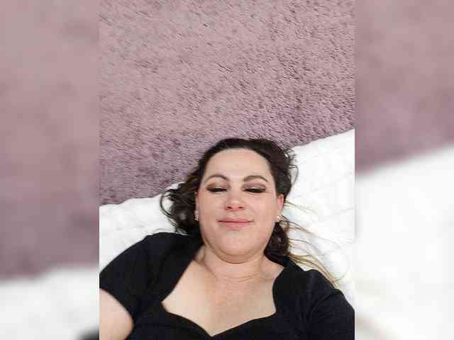 Miss_Kiss_Kiss webcam