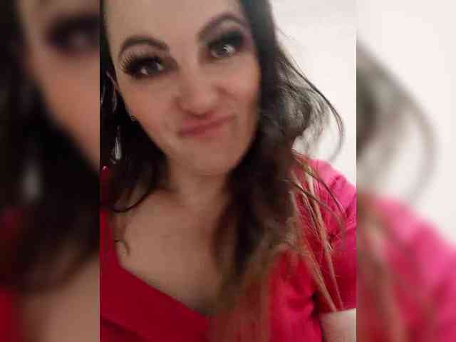 Miss_Kiss_Kiss webcam