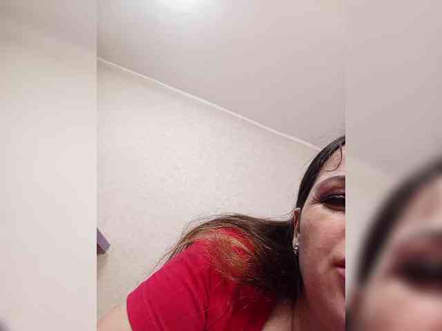 Miss_Kiss_Kiss webcam