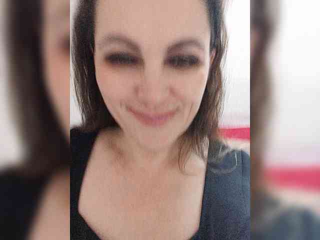 Miss_Kiss_Kiss webcam