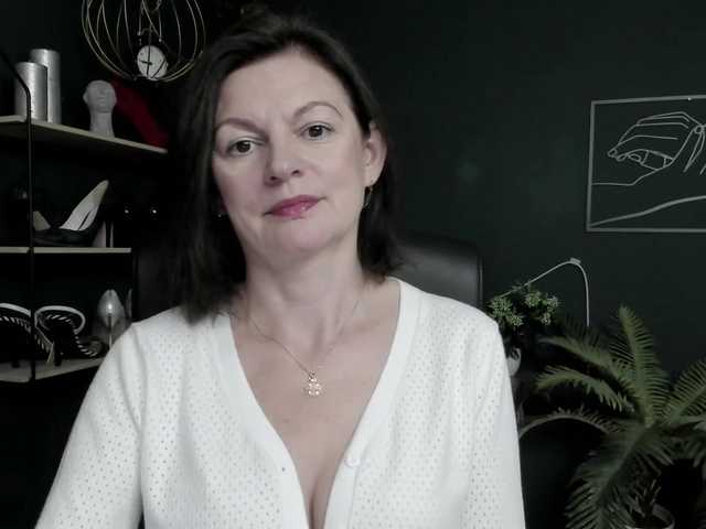 mrsVivian live cam preview