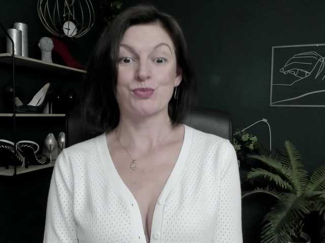 mrsVivian live cam preview
