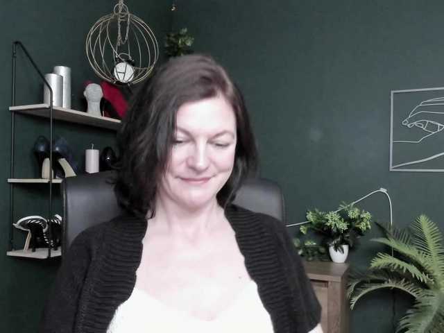 le modèle mrsVivian est en webcam porno dans un show sur le site bongacams, il possède les tags suivants: White/Caucasian,Brunette,Shaved